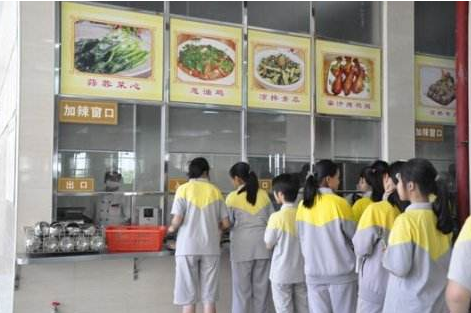 為什么學校食堂需要找食堂承包公司？