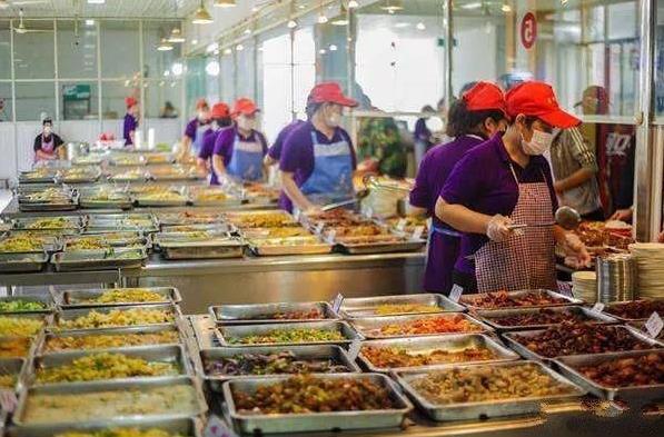 深圳企業應該如何選擇員工食堂承包公司？